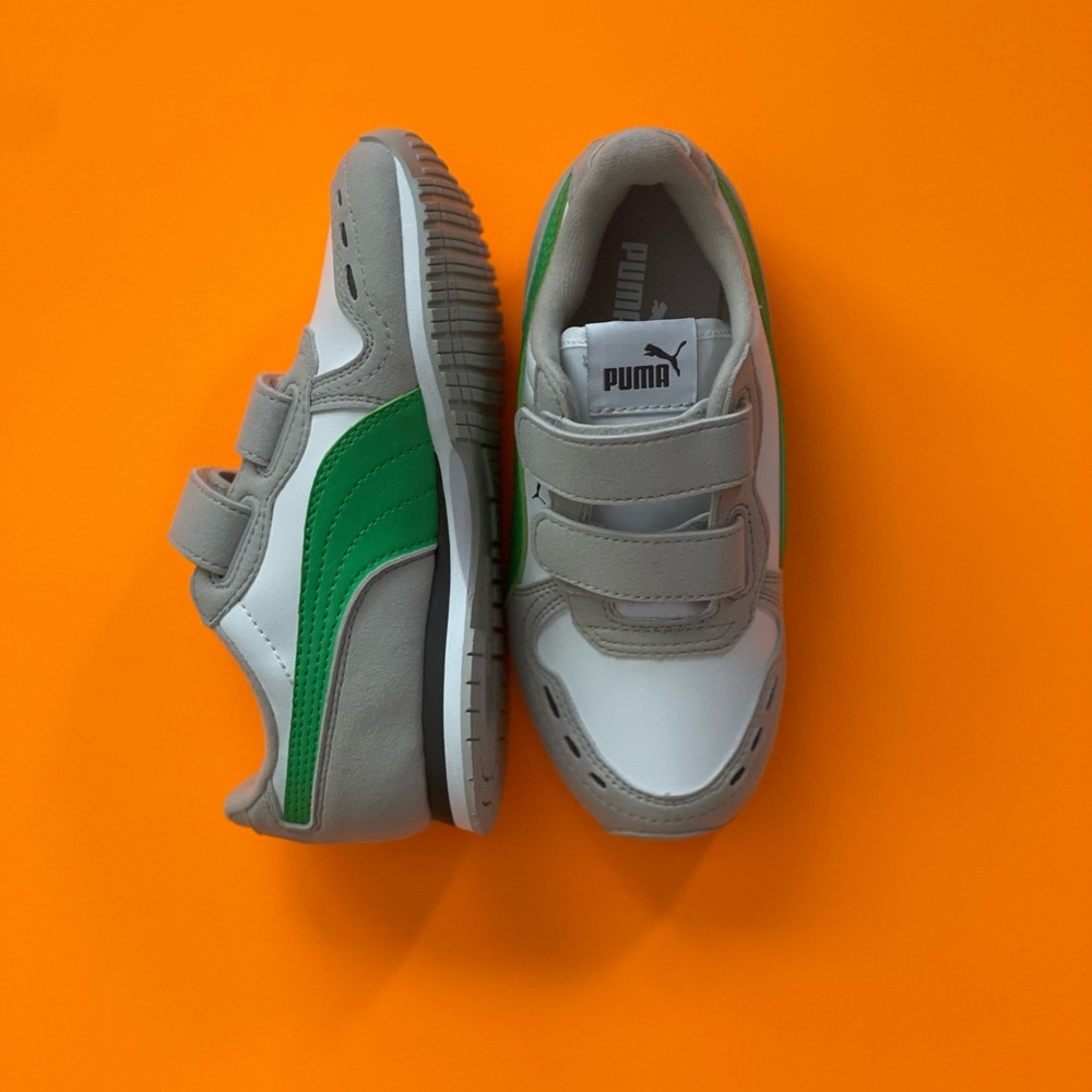 Puma White and Green Velcro Sneakers Kids 11.5